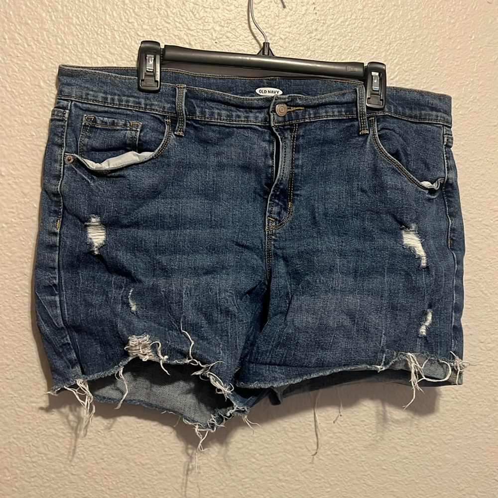 Women’s old navy distressed denim shorts size 16